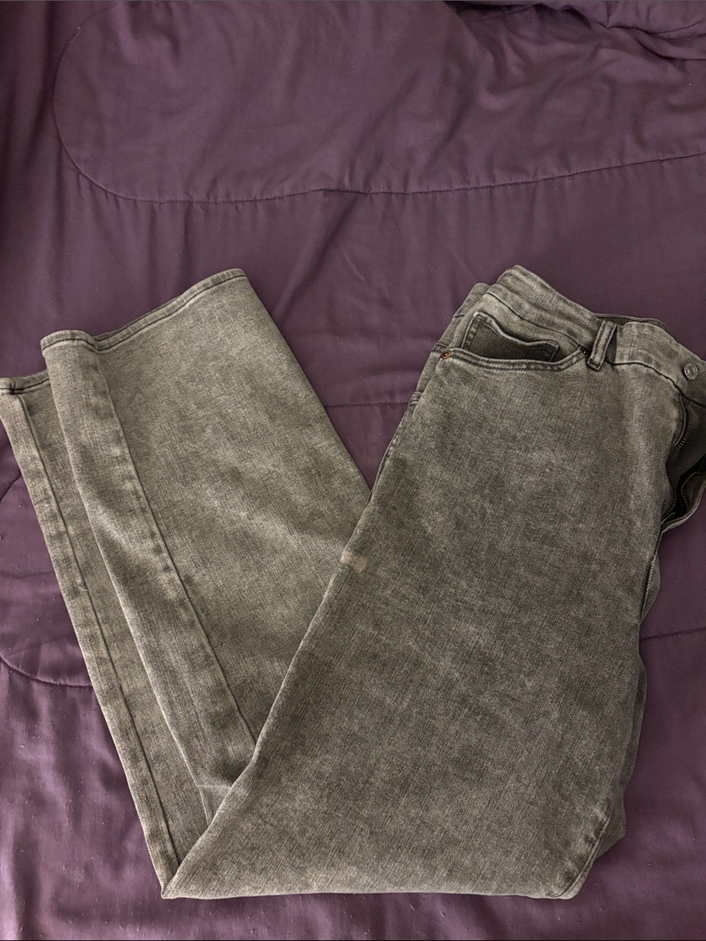 Classic Washed Gray Straight-Leg Stretch Fit Jeans